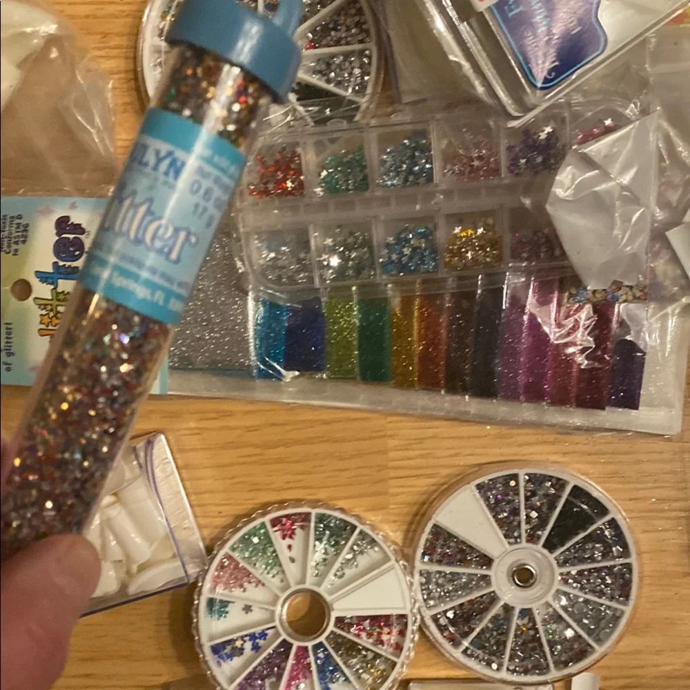 H&M nail art